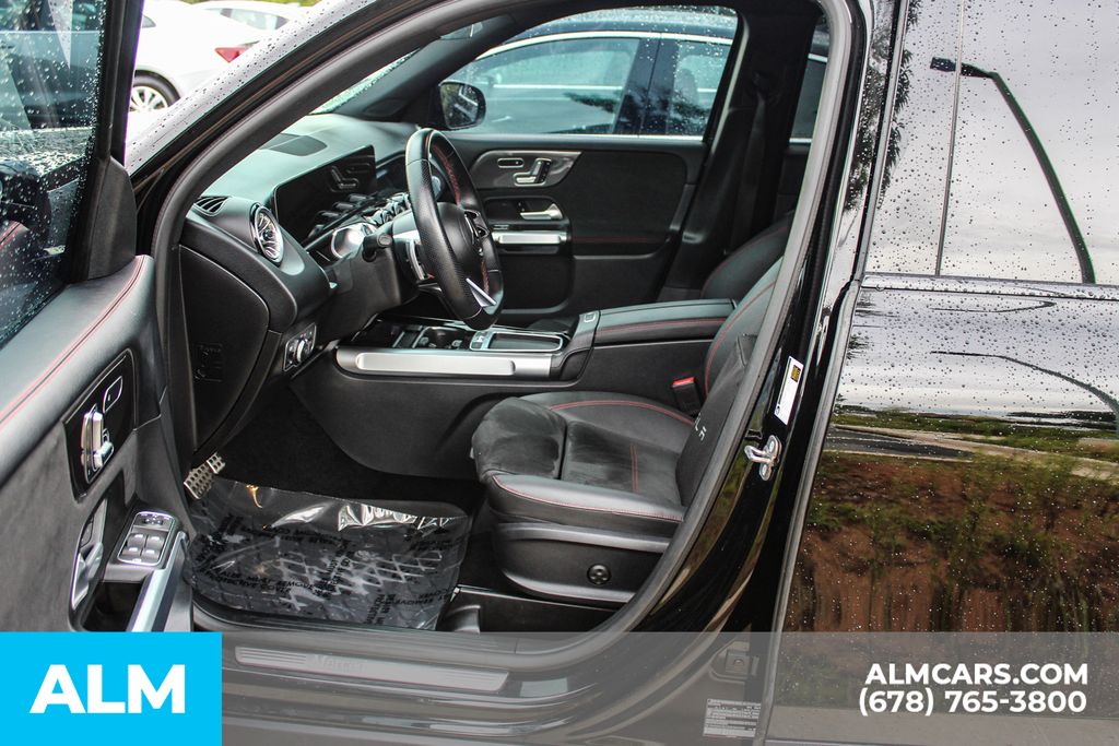 Used 2025 Black Mercedes-Benz GLB 250 image 16