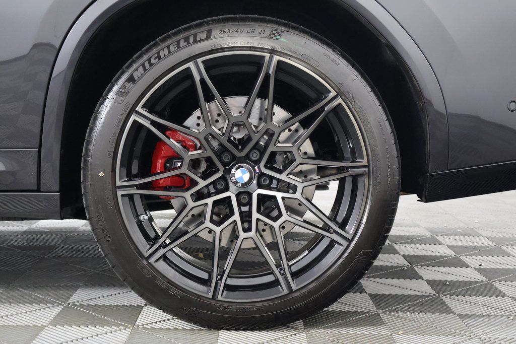 Thumbnail: 2025 BMW X4 - 16