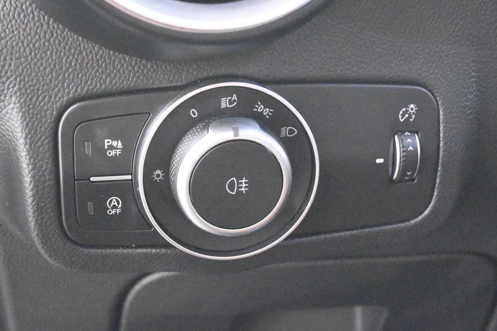 Thumbnail: 2022 Alfa Romeo Stelvio - 27