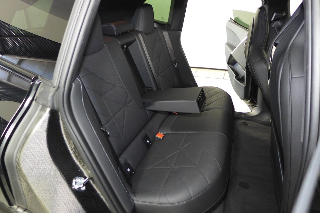 Thumbnail: 2023 BMW iX - 19