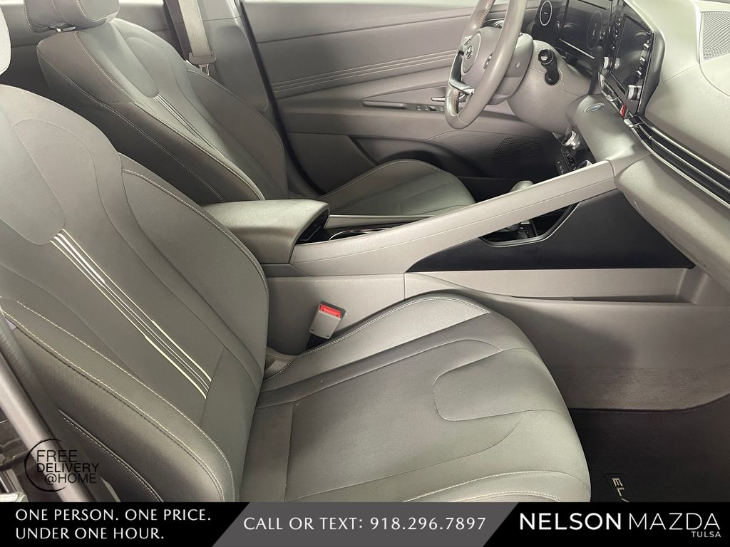 Used 2022 Black Hyundai SEL image 41