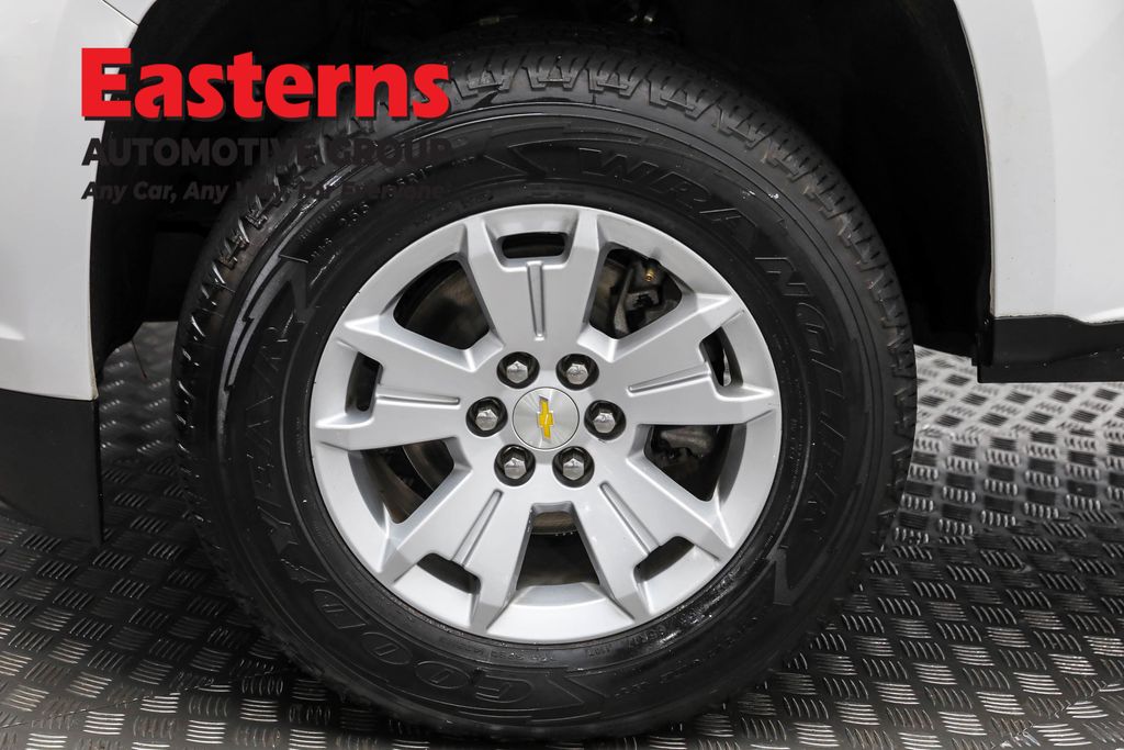 Used 2022 White Chevrolet LT image 31