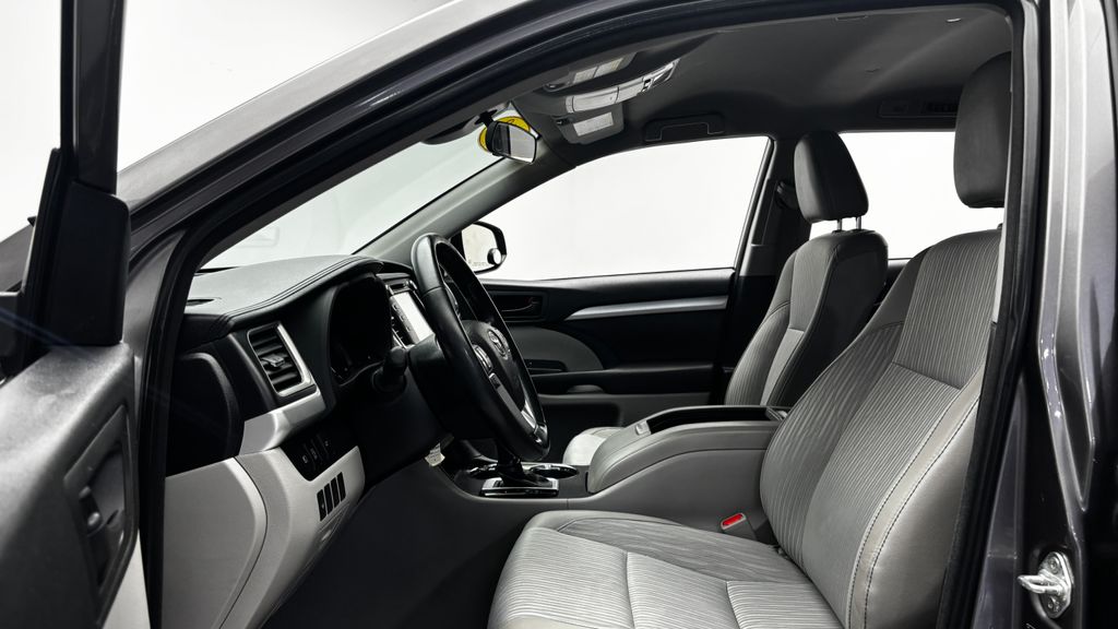 Thumbnail: 2018 Toyota Highlander - 11