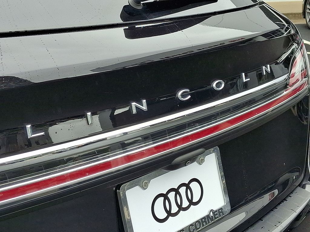 2022 Lincoln Nautilus Reserve 30