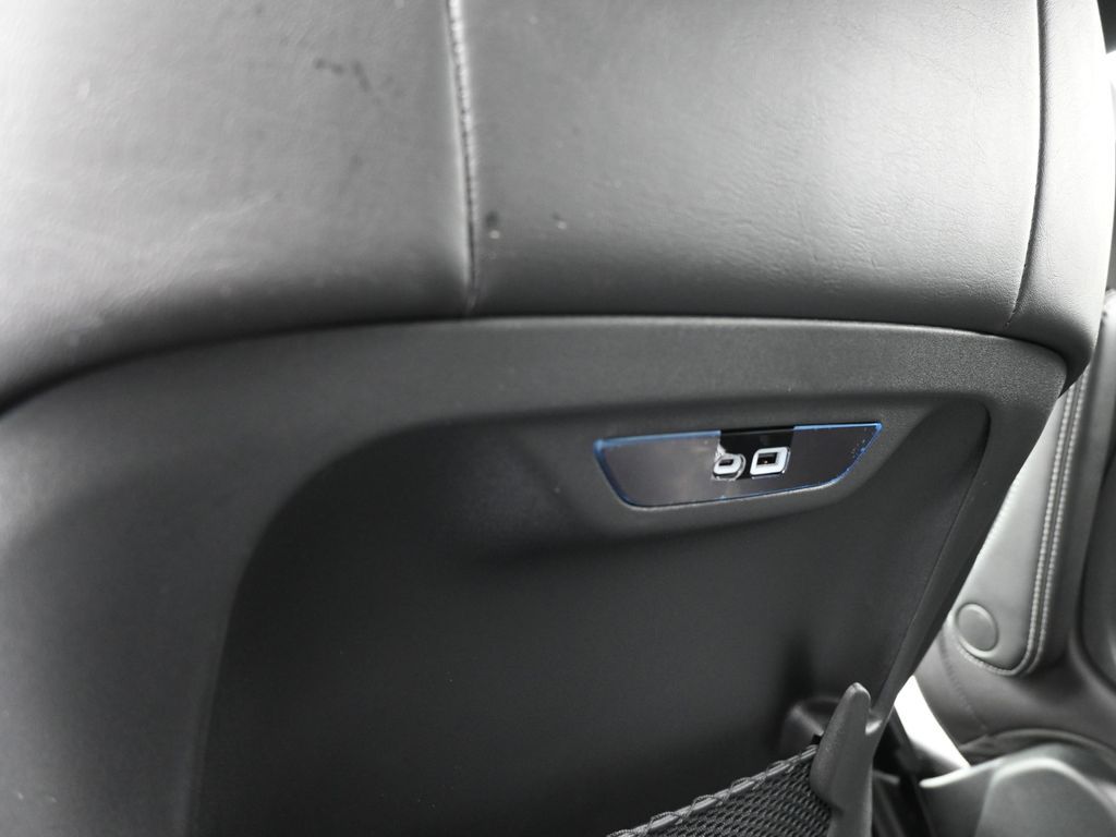 New 2026 Bright White Clearcoat Chrysler Select image 30