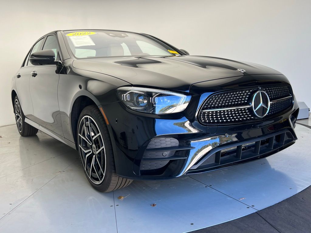 Thumbnail: 2022 Mercedes-Benz E-Class - 2
