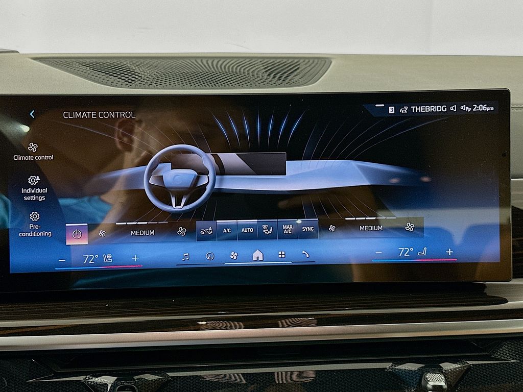 Thumbnail: 2026 BMW X7 - 14