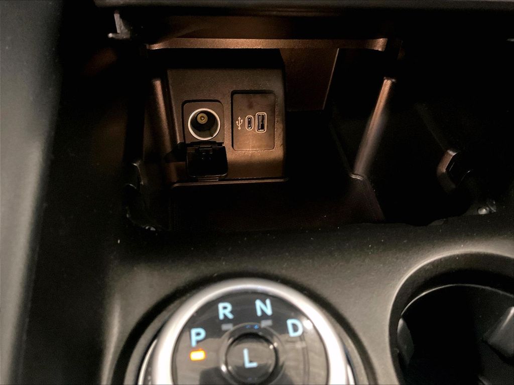 2025 Ford Explorer — photo 27