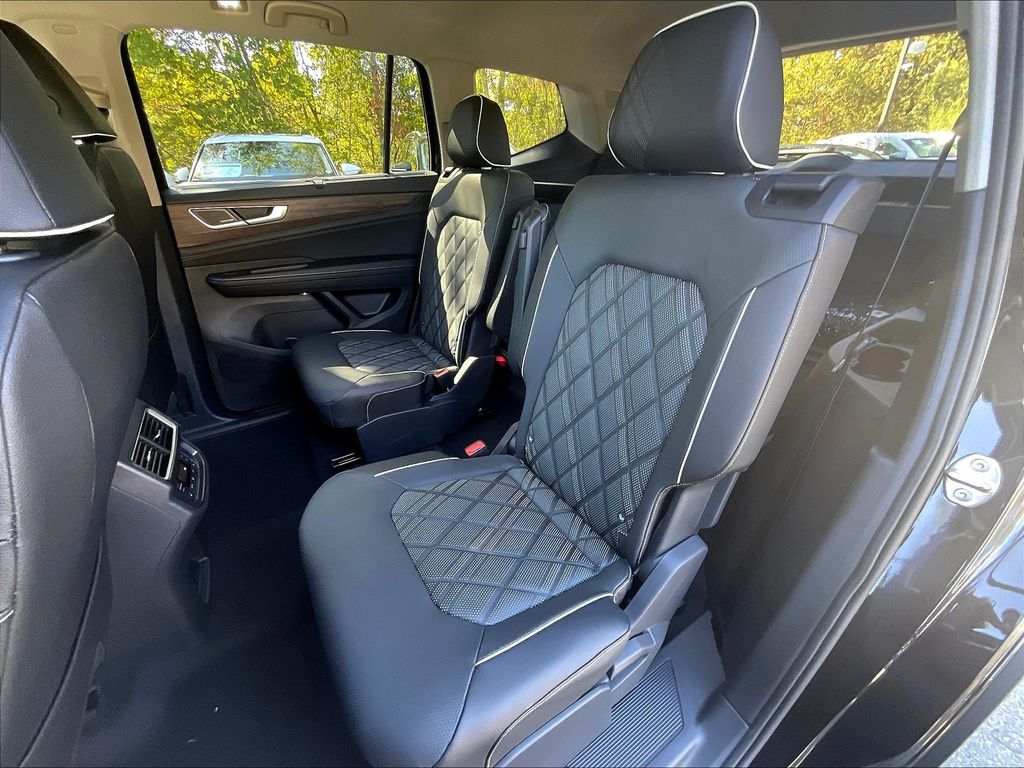 2026 Volkswagen Atlas — photo 15
