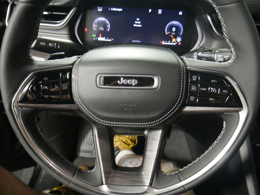 Thumbnail: 2023 Jeep Grand Cherokee L - 16