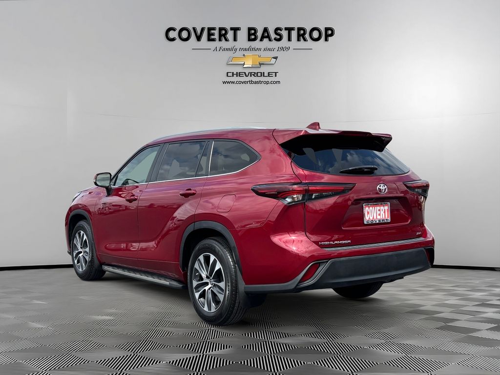 Used Car 2024 Toyota Highlander  Xle For Sale Under $50,000 In Austin, Texas