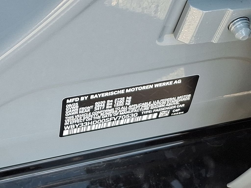 Thumbnail: 2025 BMW i4 - 10