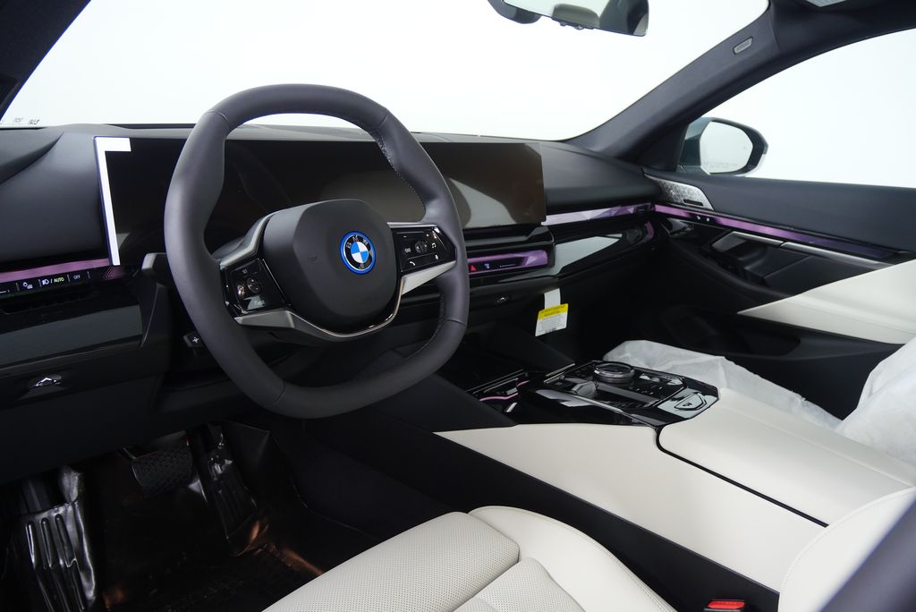 Thumbnail: 2026 BMW i5 - 13