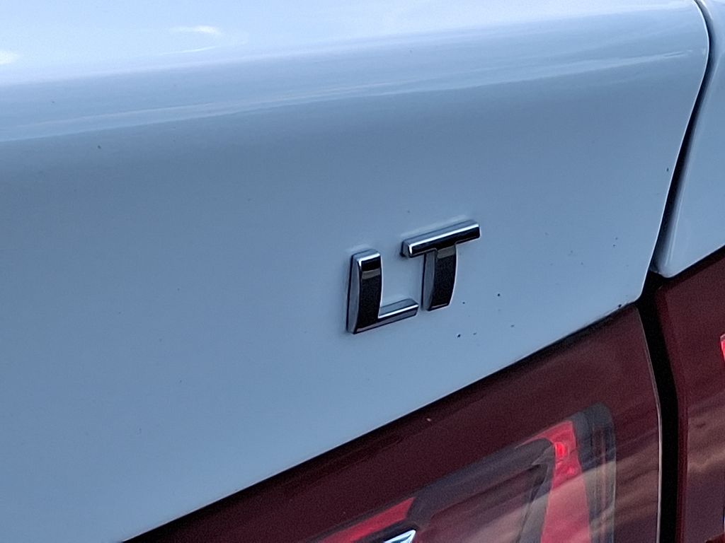 Thumbnail: 2022 Chevrolet Malibu - 31
