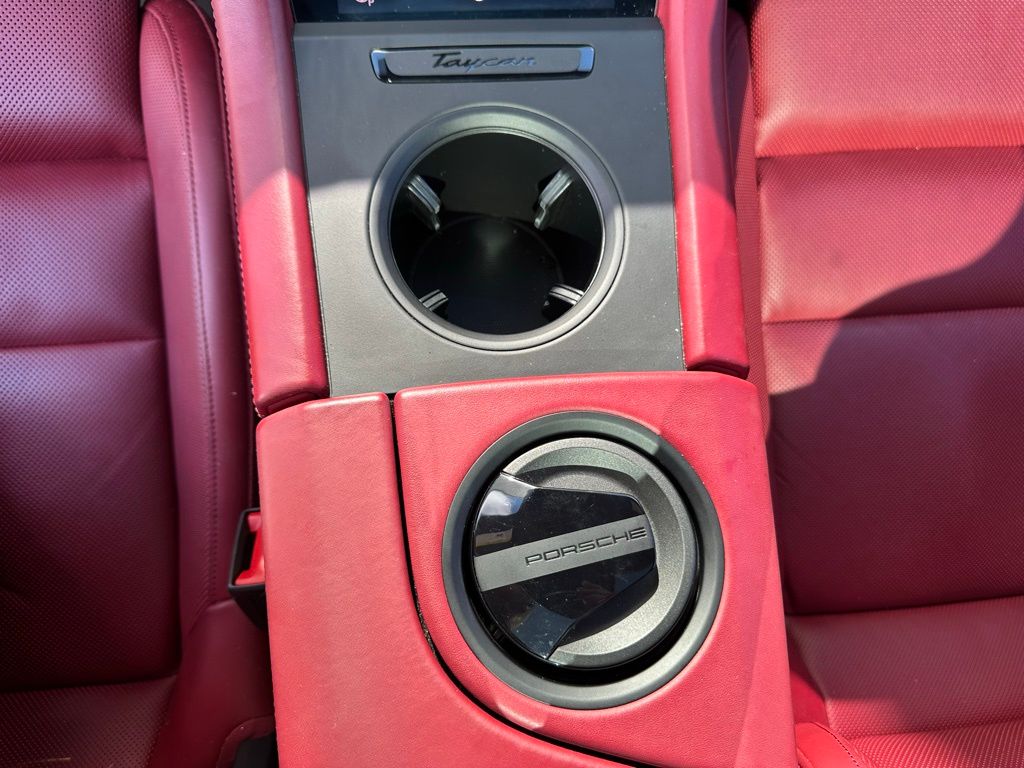 Thumbnail: 2022 Porsche Taycan - 24