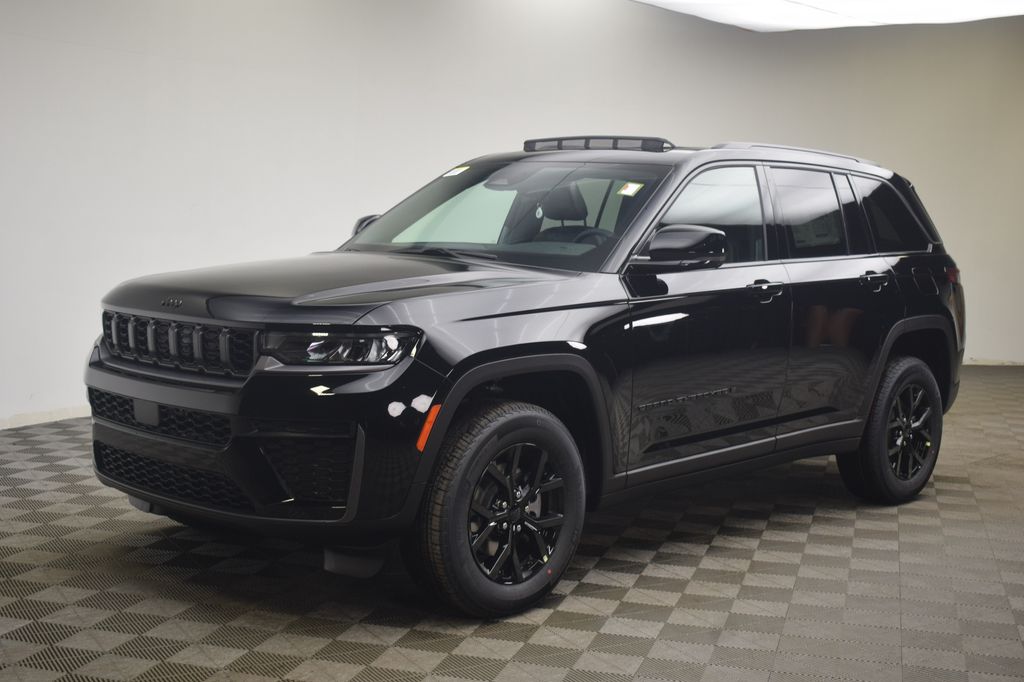 new 2026 Jeep Grand Cherokee car, priced at $40,443