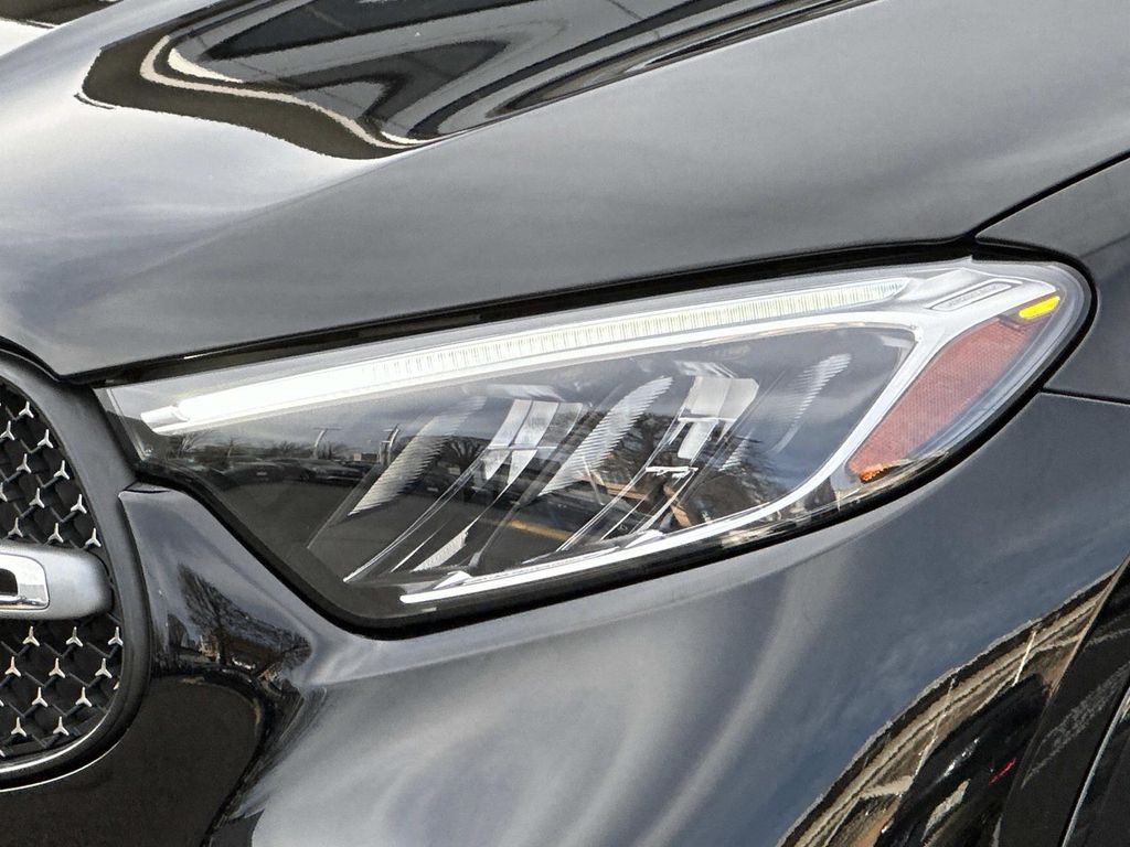 Thumbnail: 2024 Mercedes-Benz GLC - 3