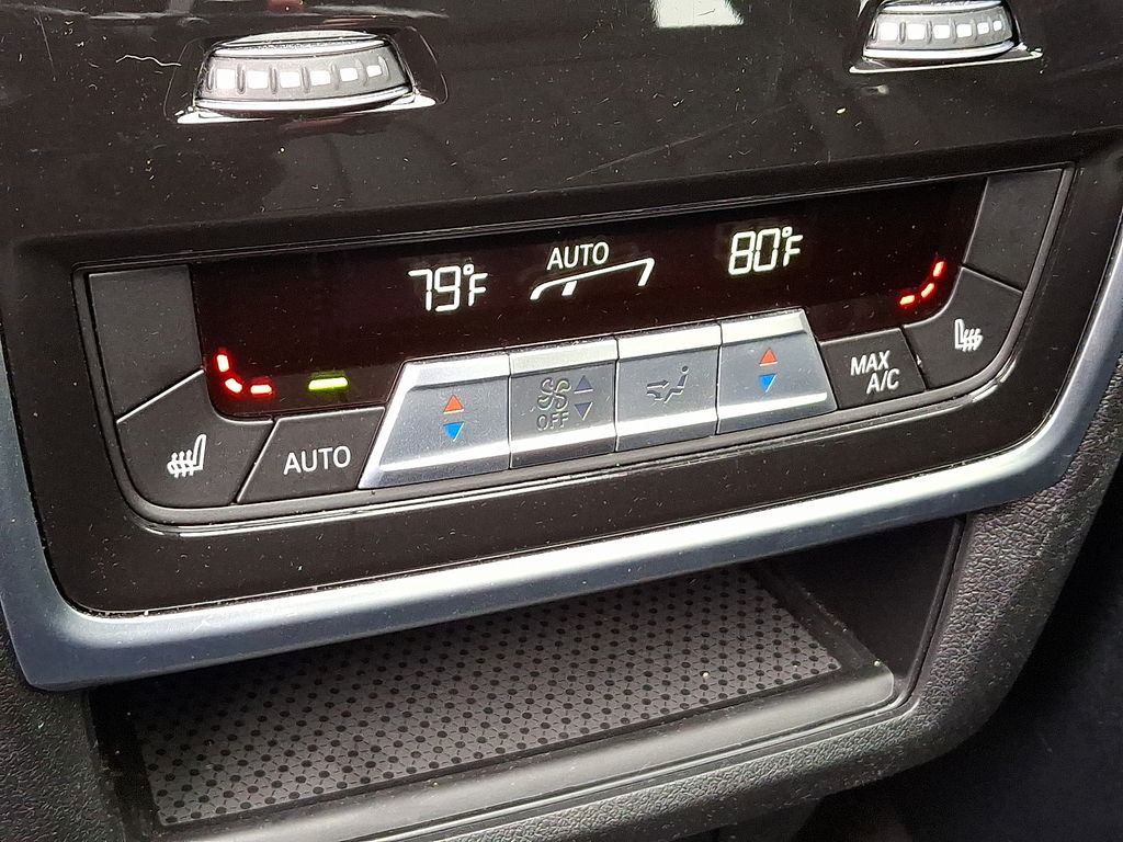 Thumbnail: 2024 BMW X5 - 11