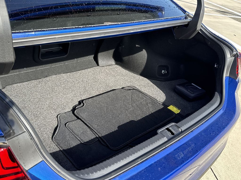 Thumbnail: 2023 Lexus ES - 13