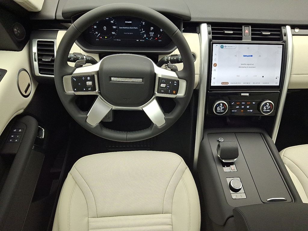 Thumbnail: 2026 Land Rover Discovery - 8
