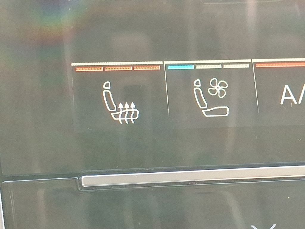 Thumbnail: 2022 Audi A8 - 24