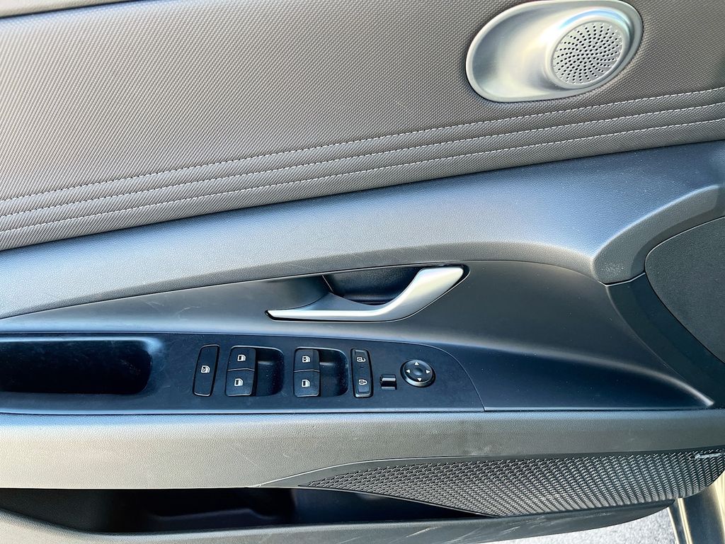 Used 2025 Gray Hyundai Limited image 18