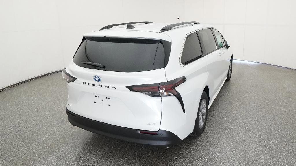 Thumbnail: 2025 Toyota Sienna - 29