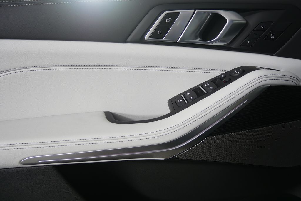 Thumbnail: 2026 BMW X5 - 9