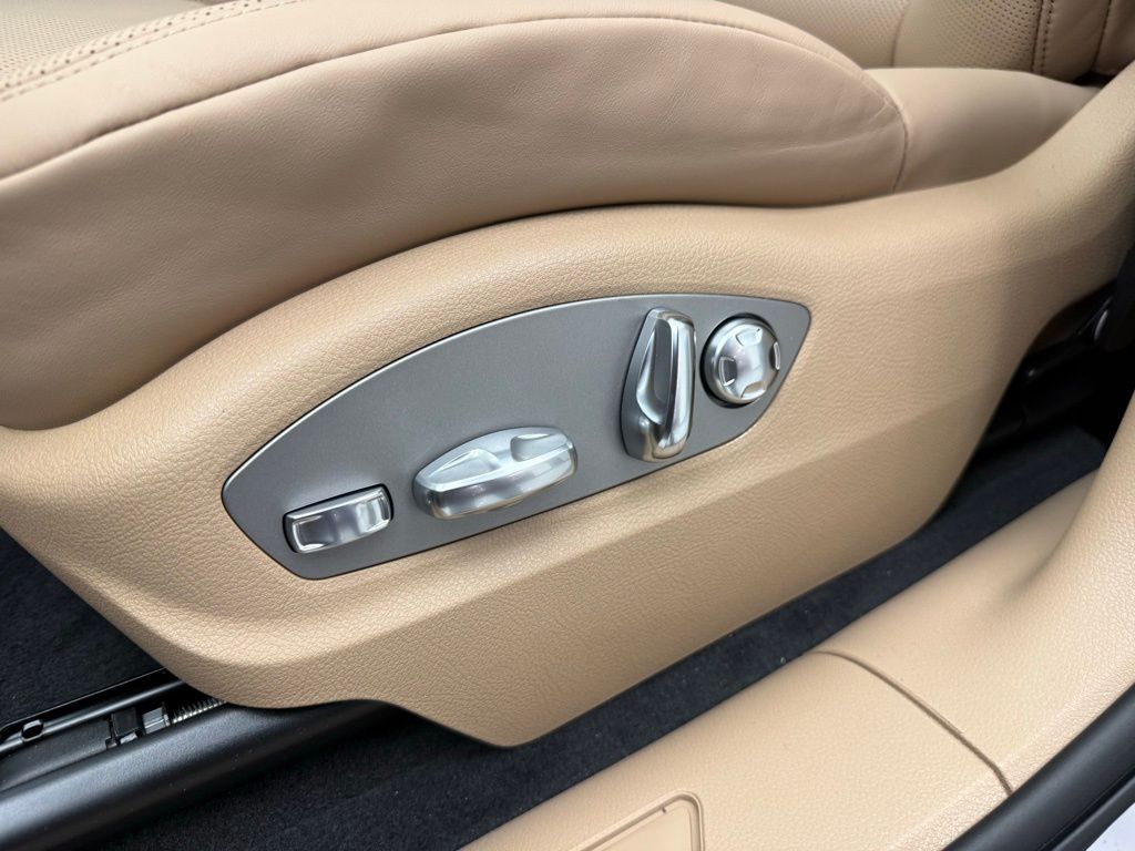 Thumbnail: 2026 Porsche Macan - 22