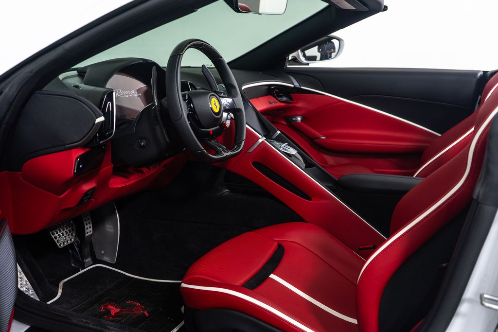 2025 Ferrari Roma Spider photo 4