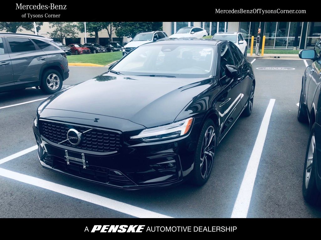 Thumbnail: 2025 Volvo S60 - 1