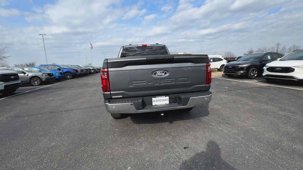 View vehicle photo 7