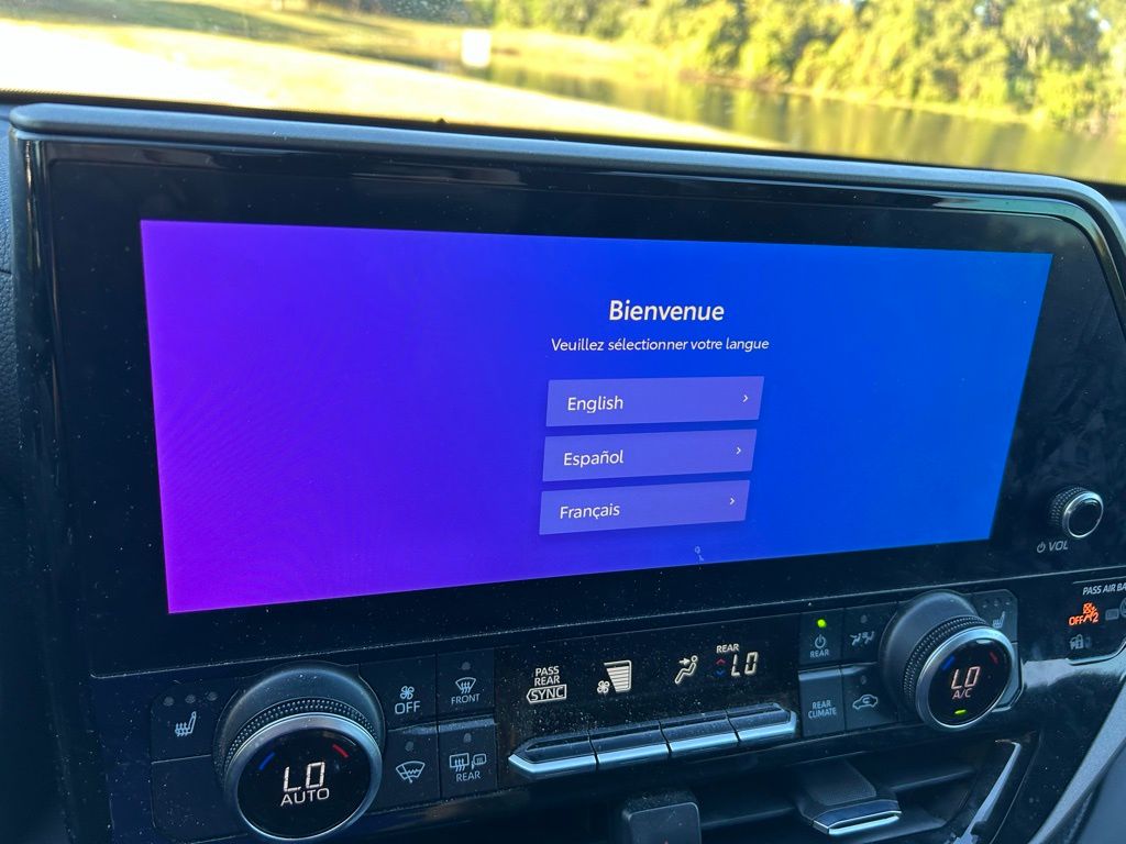 Thumbnail: 2023 Toyota Highlander - 25