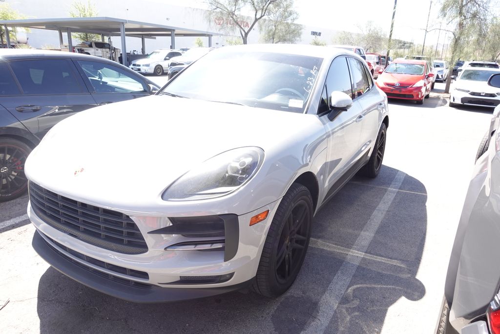 2021 Porsche Macan -'s photo