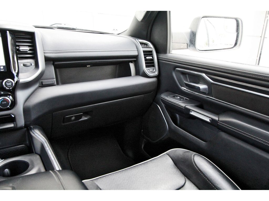 2024 Ram 1500 Laramie - 9