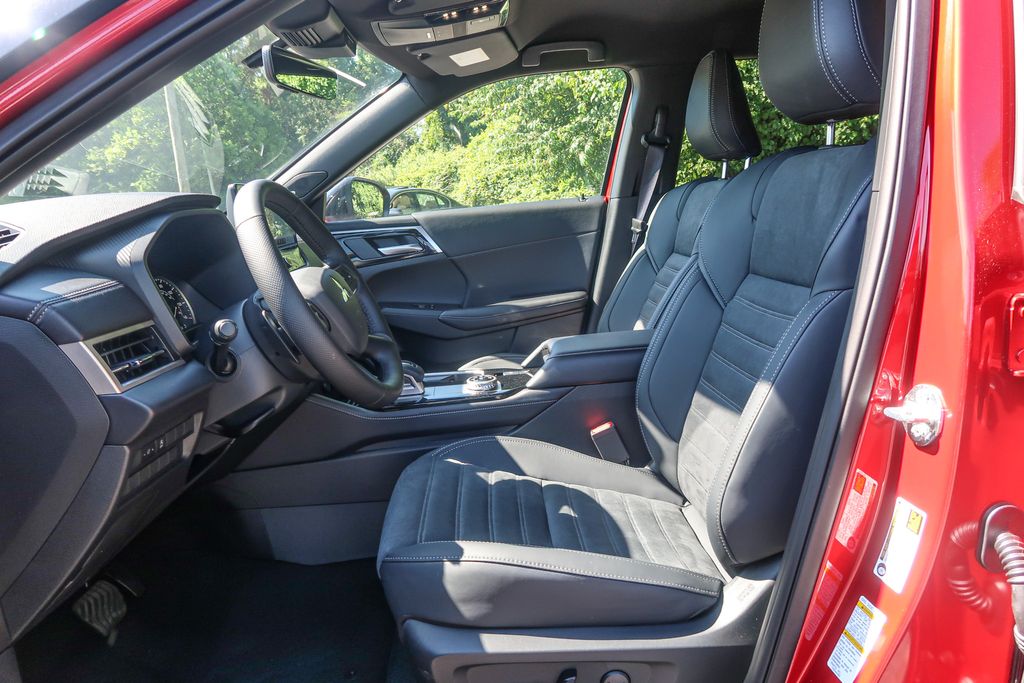 2026 Mitsubishi Outlander LE 2.5 S-AWC