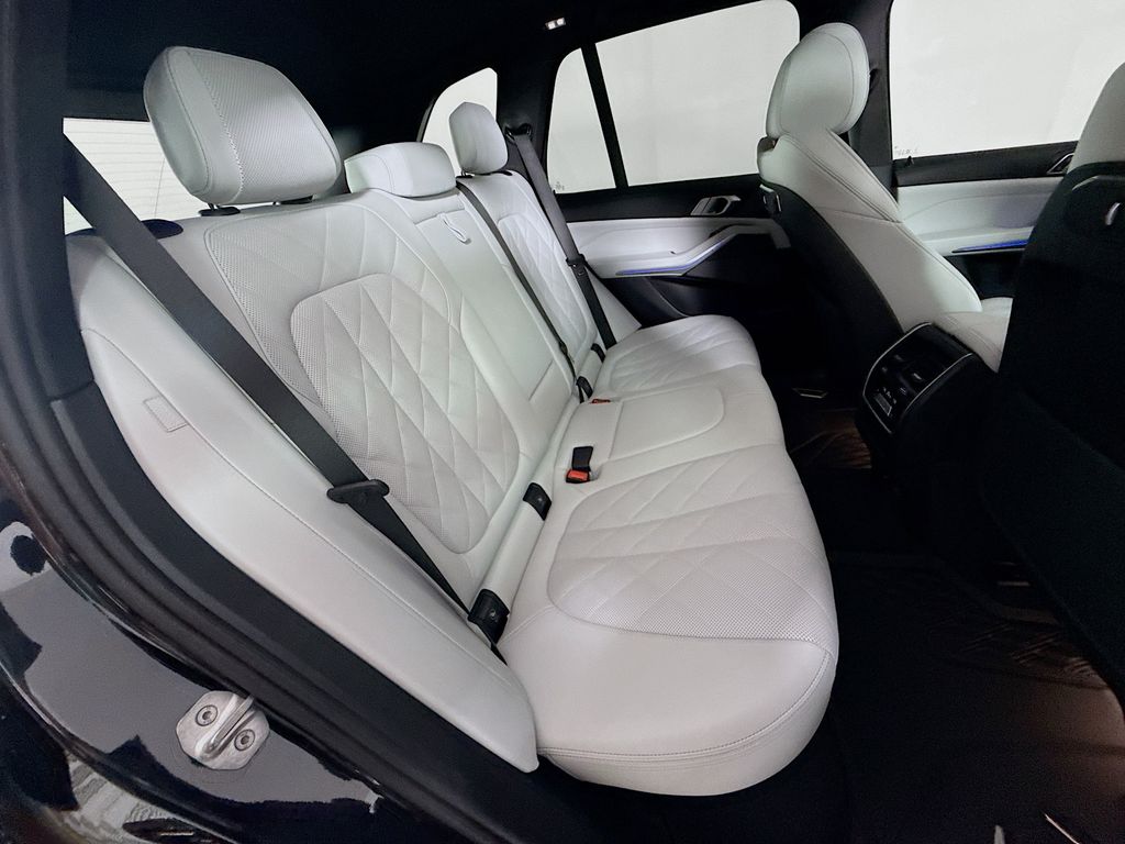 Thumbnail: 2025 BMW X5 - 28