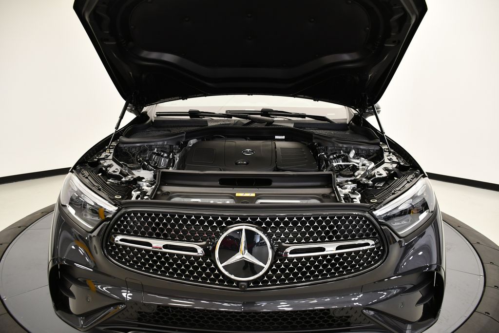 2025 Mercedes-Benz GLC 300 12