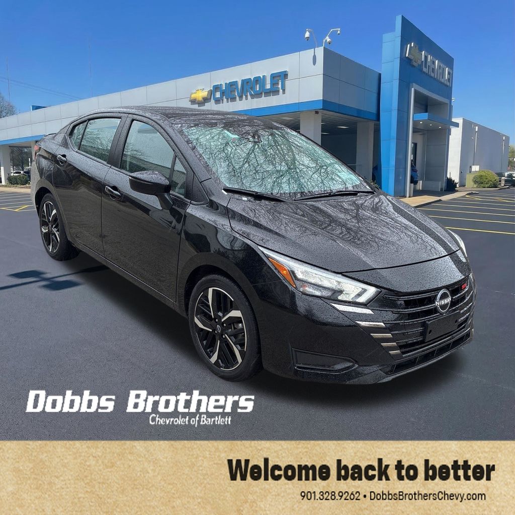 2024 Nissan Versa SR FWD
