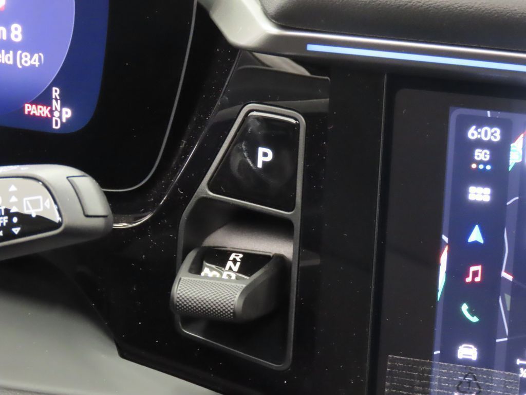 Thumbnail: 2026 Porsche Macan - 26