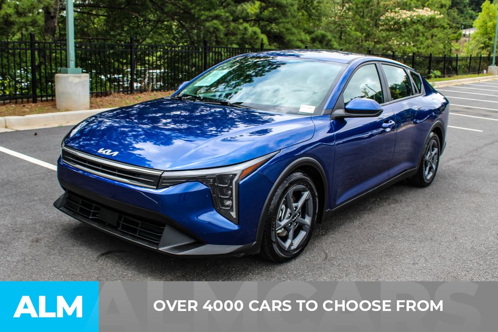 Used 2025 Blue Kia LXS image 3