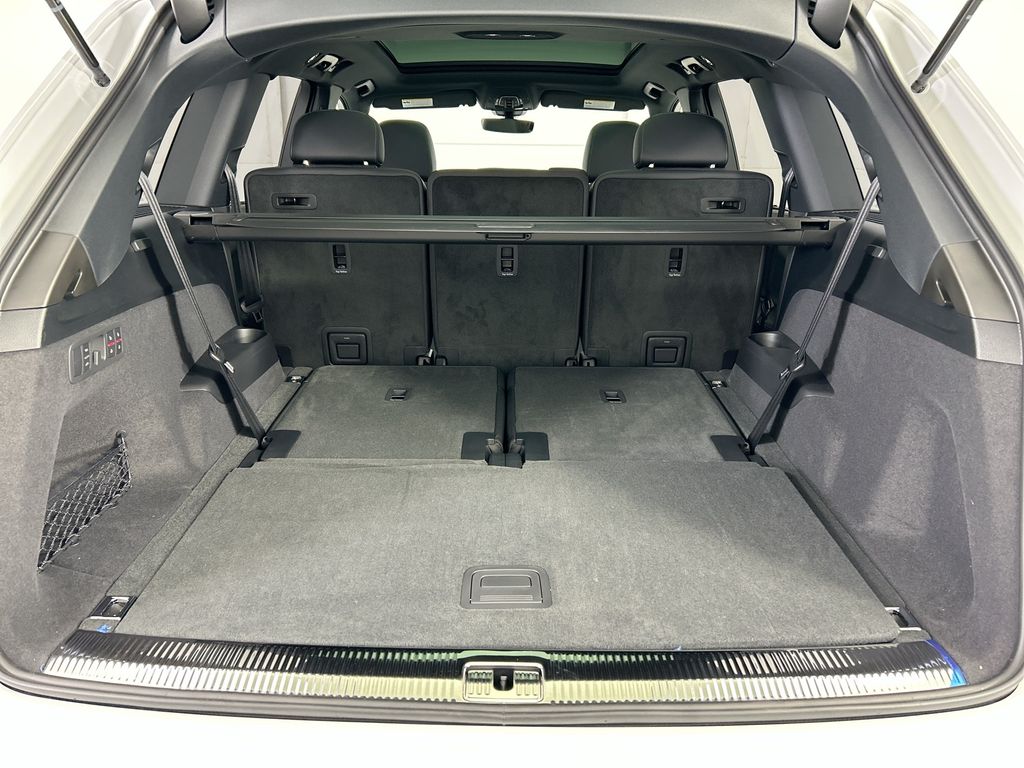 Thumbnail: 2026 Audi Q7 - 28