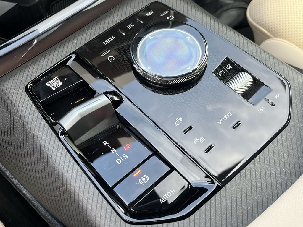 Thumbnail: 2026 BMW X3 - 16