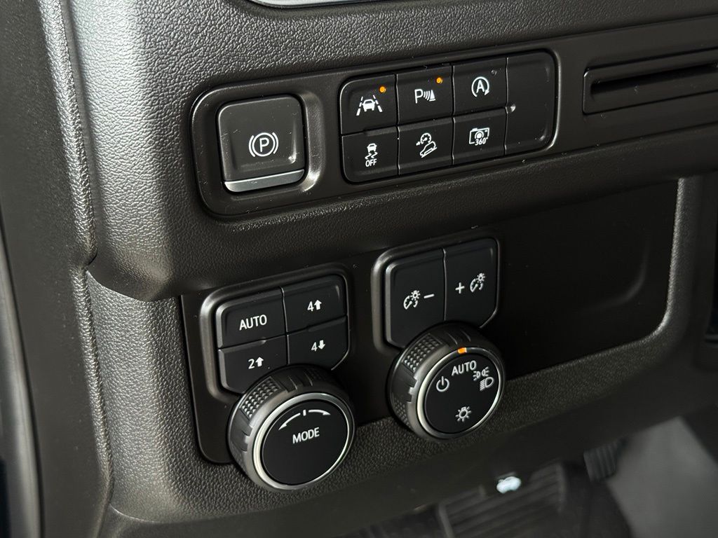 2023 Chevrolet Tahoe Z71 Black - Jim Hudson Acura - Image 35