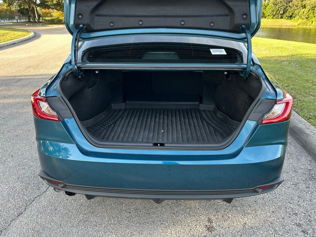 Thumbnail: 2025 Toyota Camry - 10