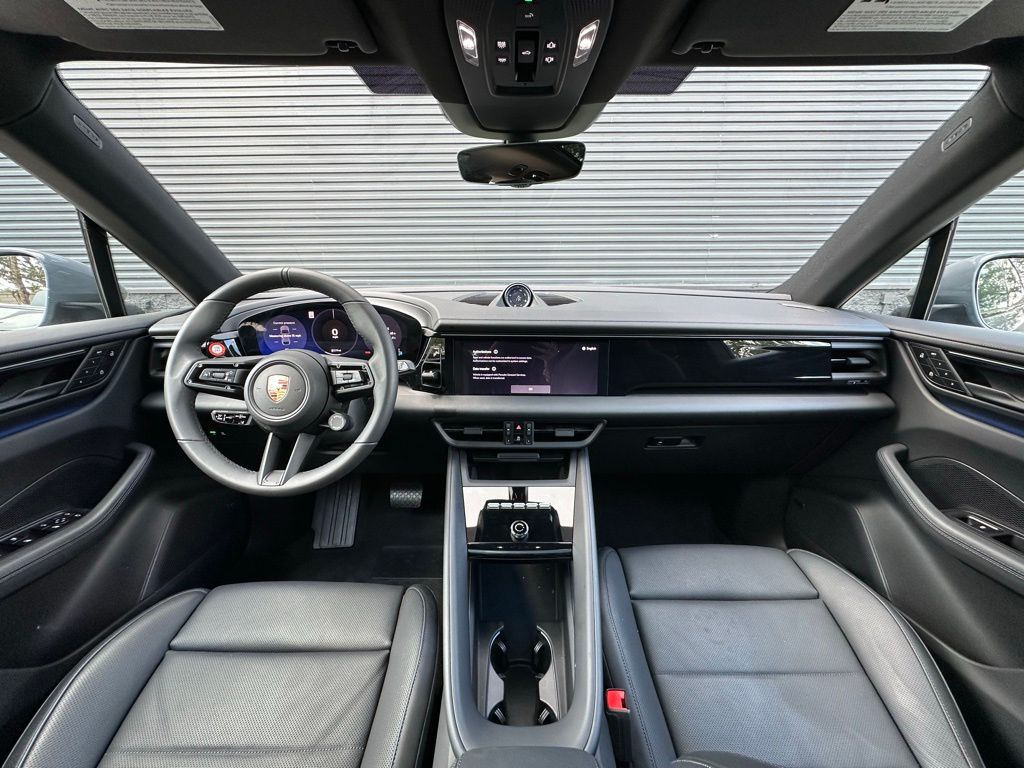 Thumbnail: 2025 Porsche Macan - 6