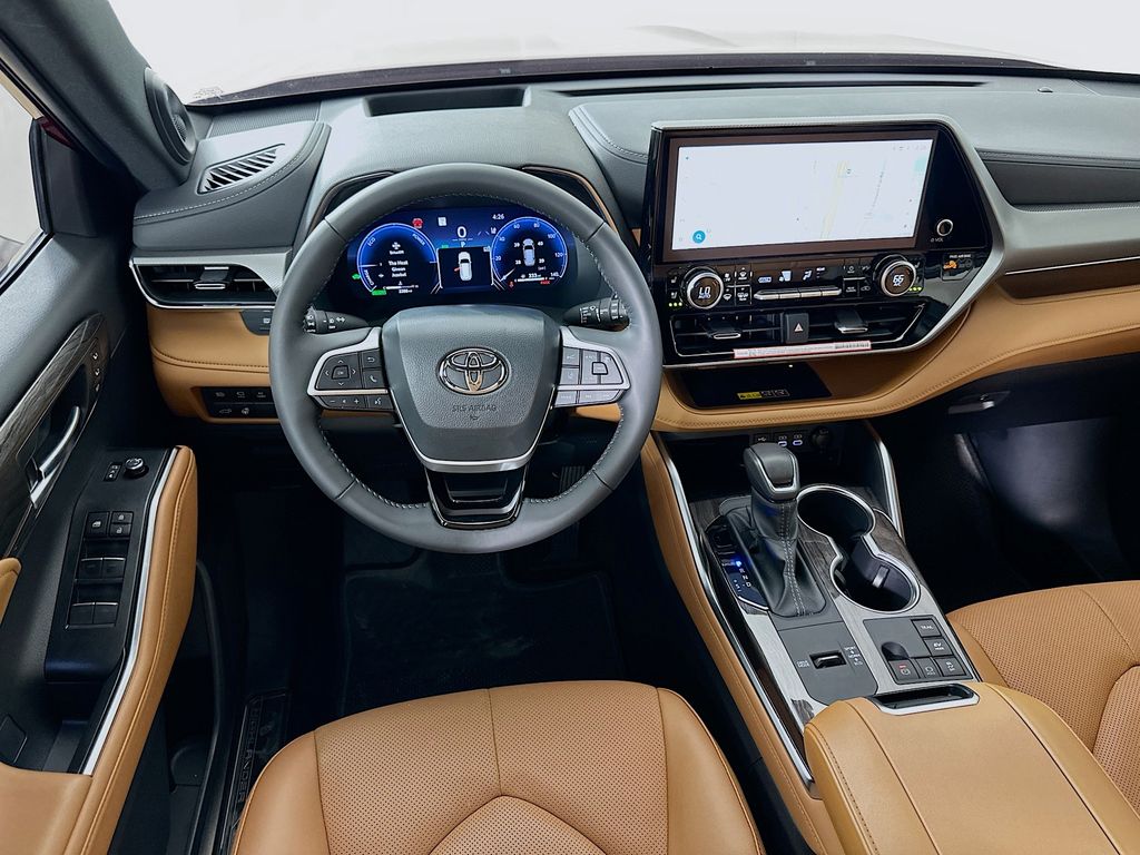 Thumbnail: 2026 Toyota Highlander - 23