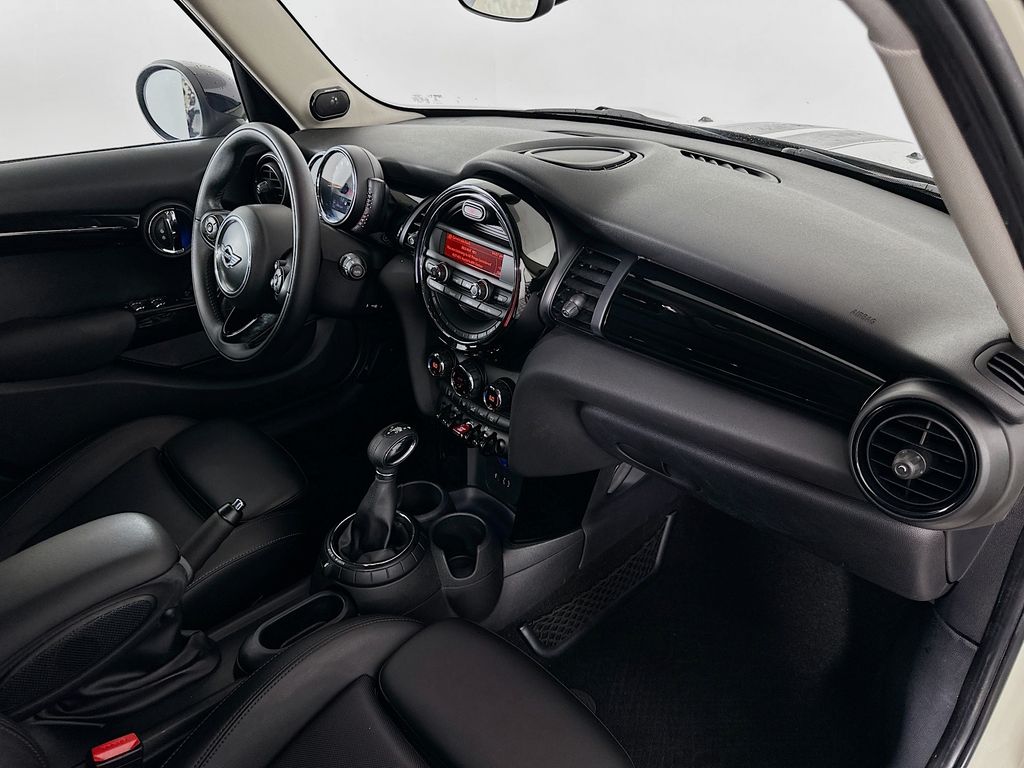 2016 MINI Cooper Base 26