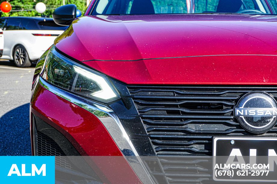 Used 2024 Red Nissan 2.5 SV image 11