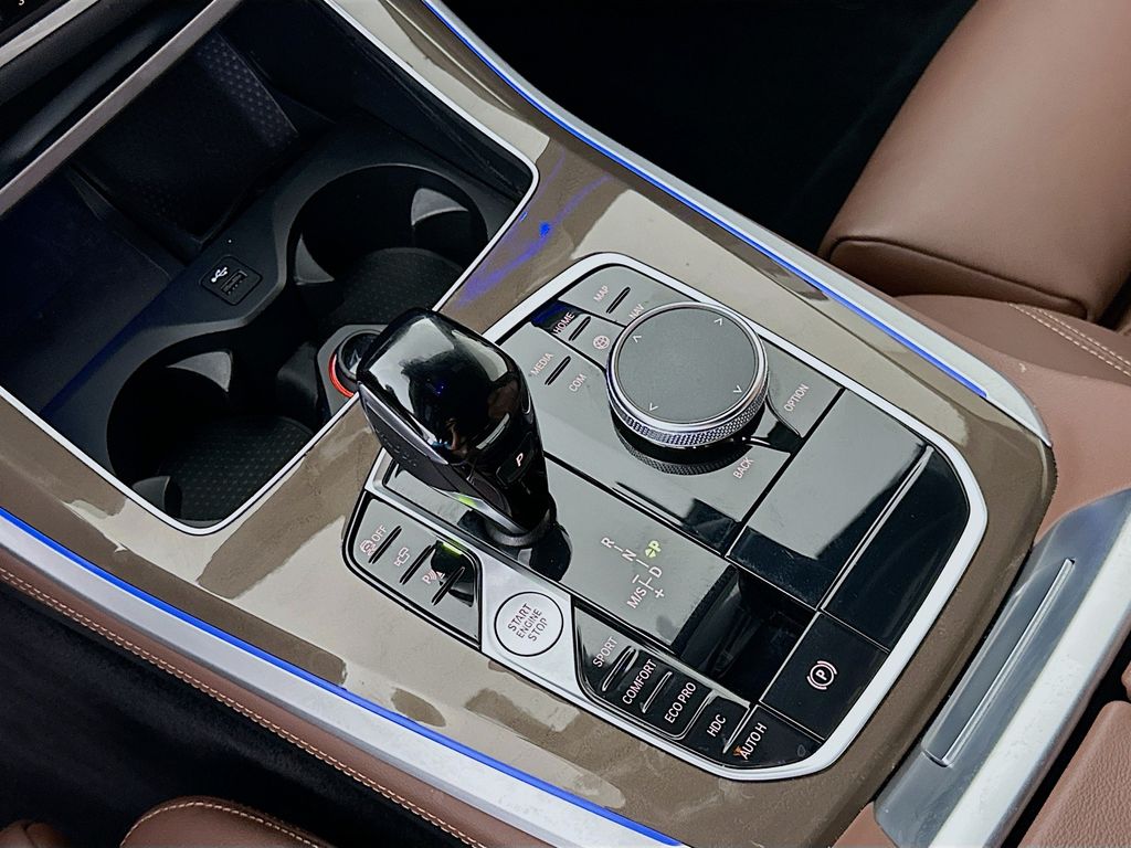 Thumbnail: 2022 BMW X5 - 17
